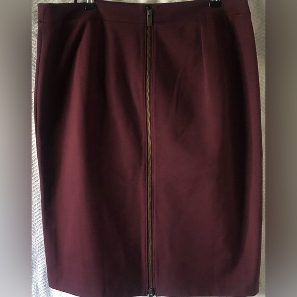 HELOGEN MINI SKIRT - Picture 2 of 4